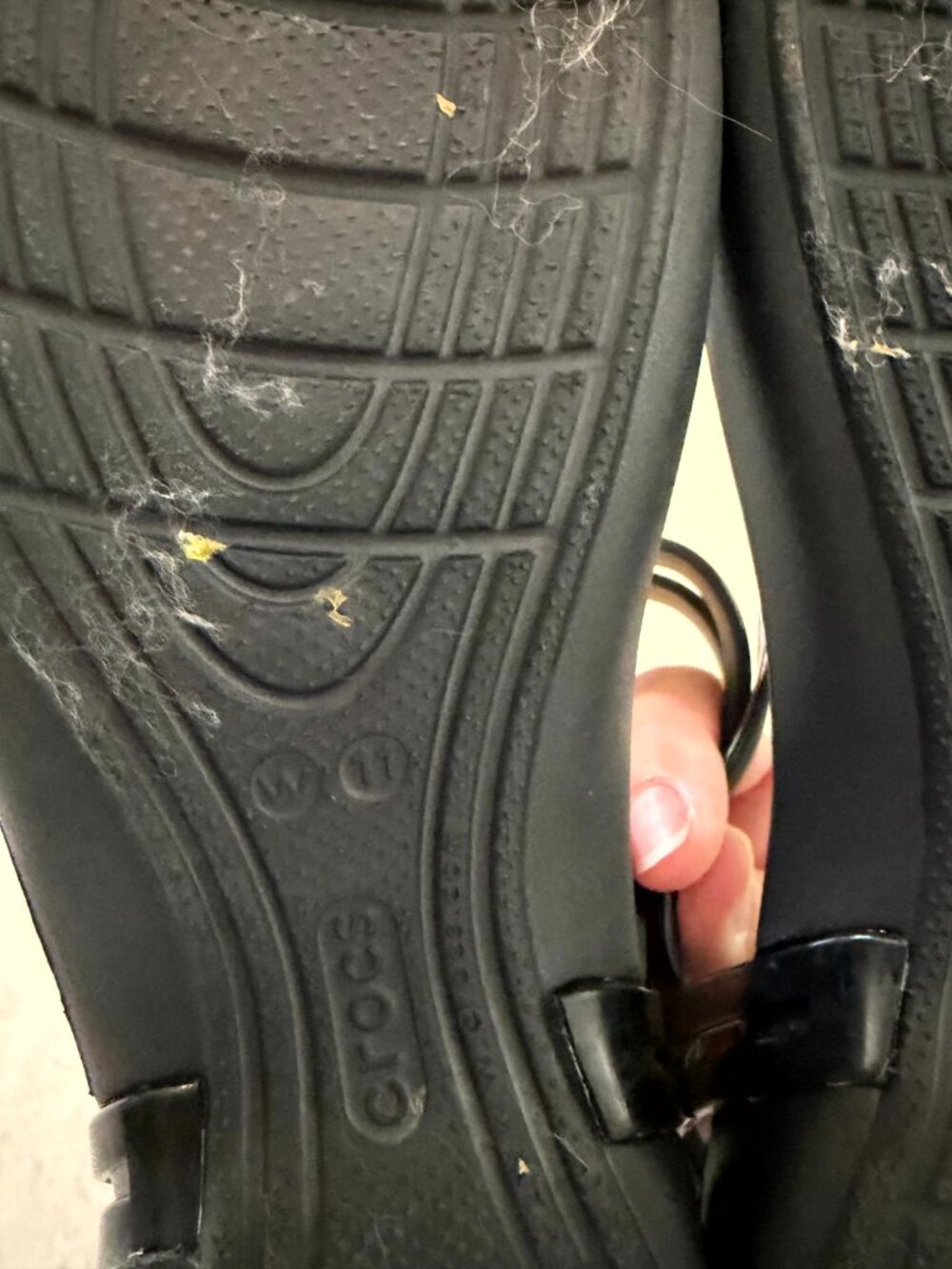 Crocs Isabella T-strap Sandal Women's Size 11 Black Ankle Strap - Picture 9 of 9